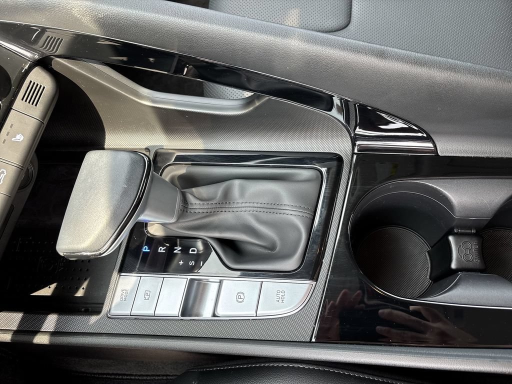 Used 2023 Hyundai Elantra Limited FWD image 23