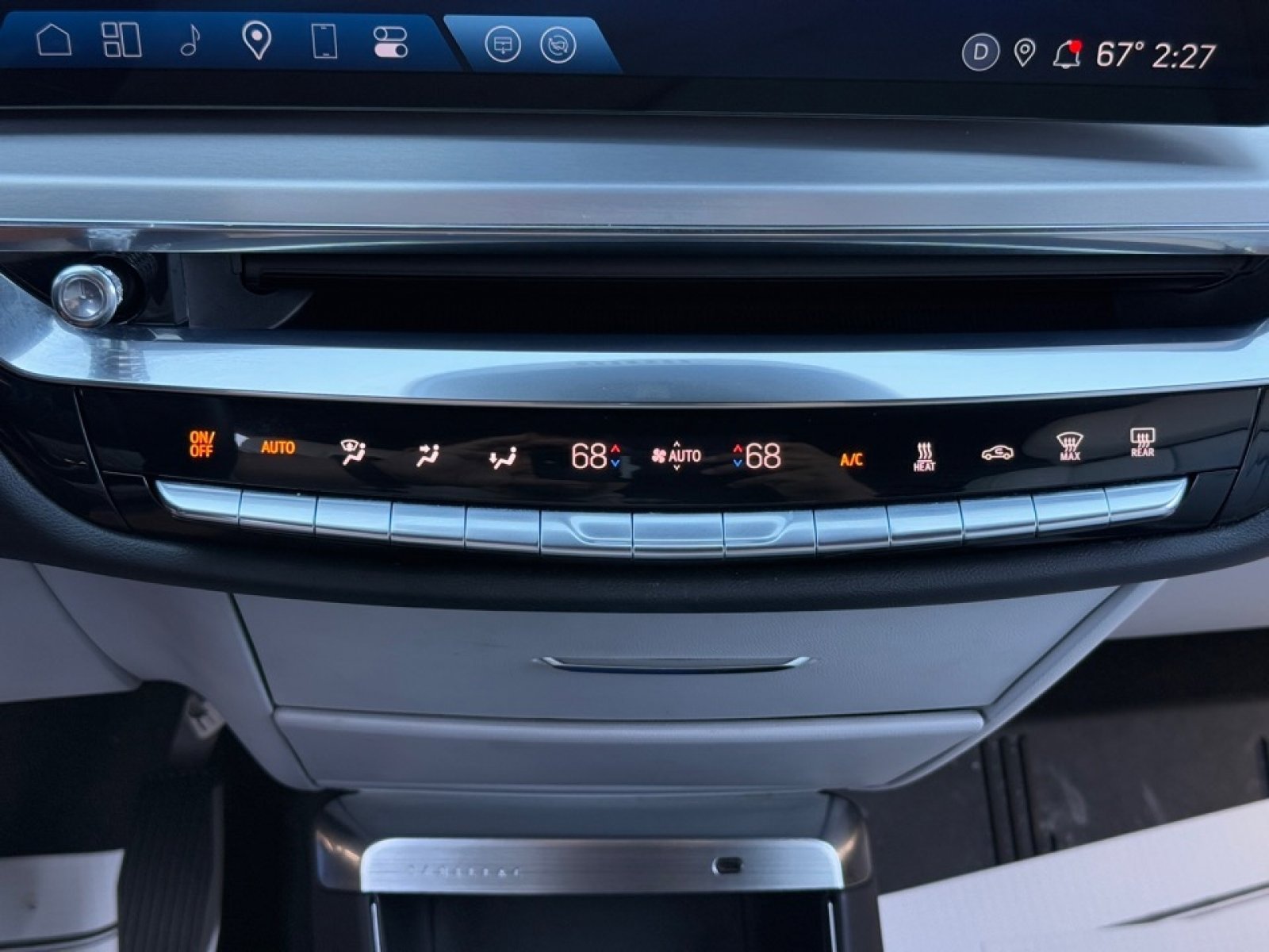 Used 2024 Cadillac Lyriq Luxury w/ LPO, Floor Liner Package image 30