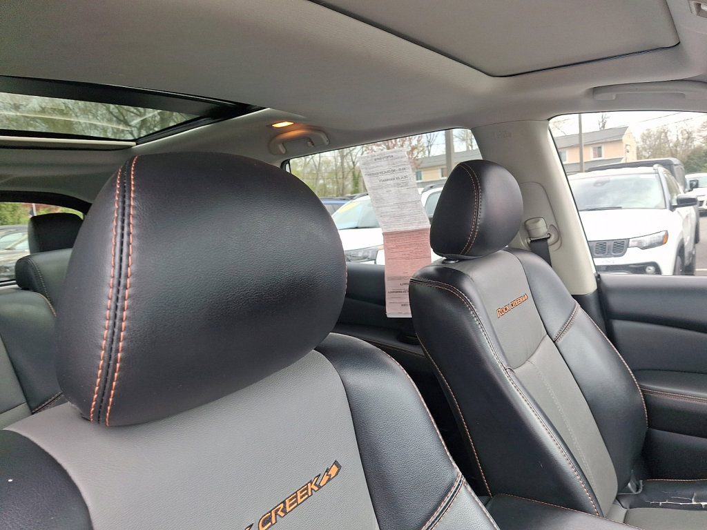 Used 2020 Nissan Pathfinder SL image 12