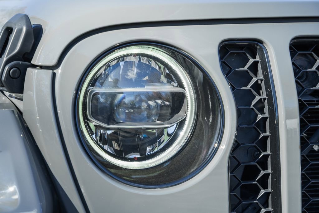 Used 2022 Jeep Wrangler Unlimited Sahara image 11