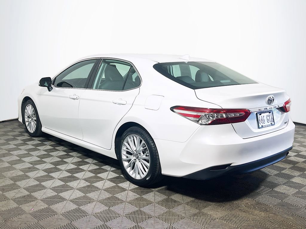 Certified 2019 Toyota Camry XLE FWD image 6