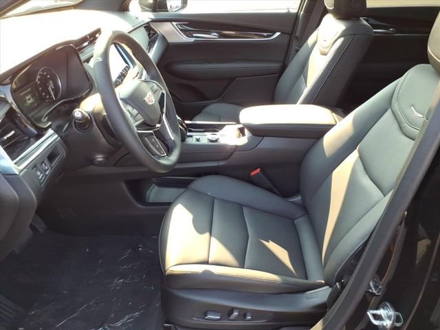 New 2025 Cadillac XT5 Premium Luxury w/ LPO, Floor Liner Package image 5