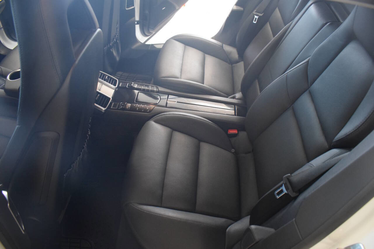 Used 2014 Porsche Panamera 4 image 59