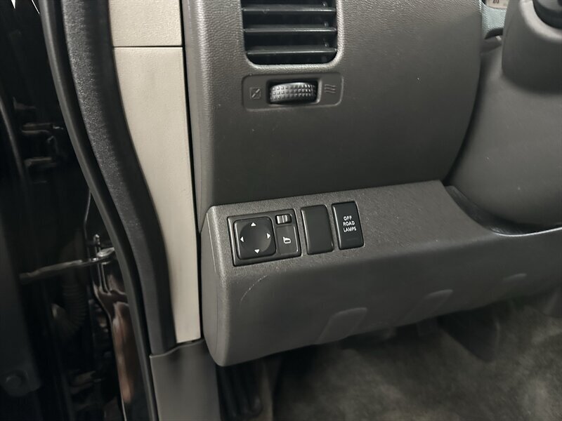 Used 2011 Nissan Xterra PRO-4X w/ Pro-4x Leather Pkg AWD/4WD image 29