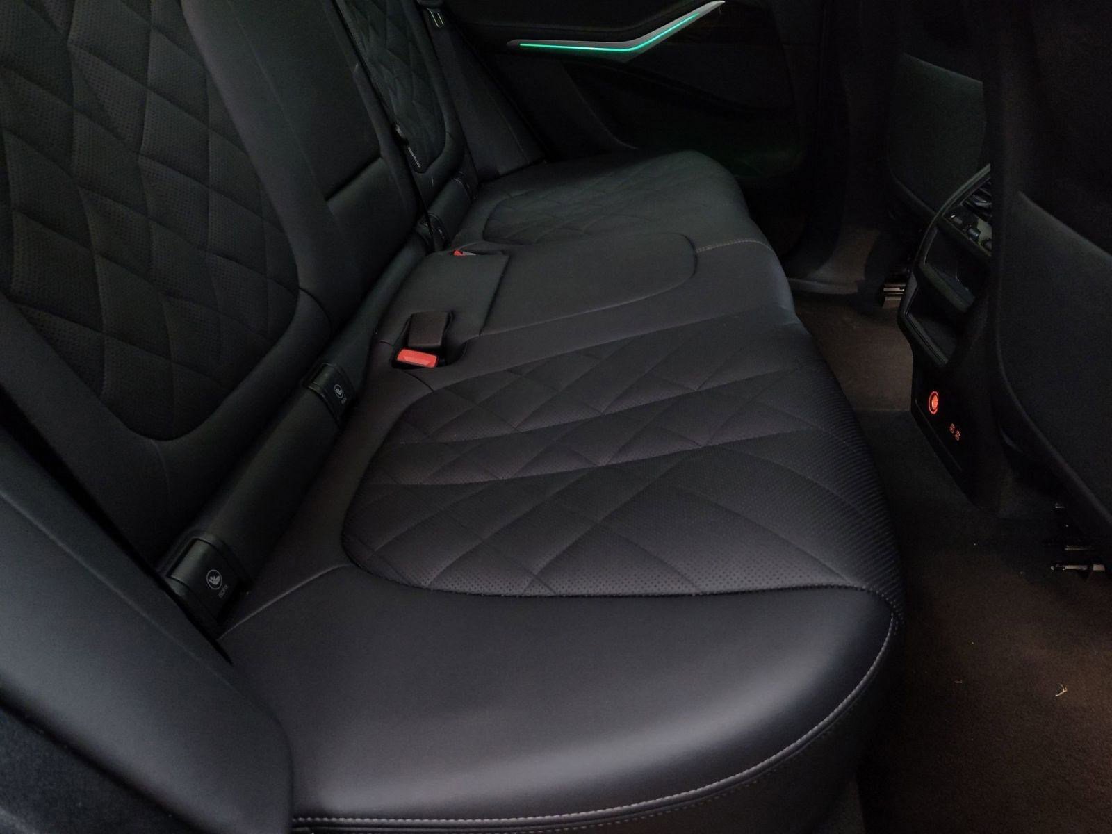 Used 2025 BMW X5 xDrive50e w/ Parking Assistance Package image 28