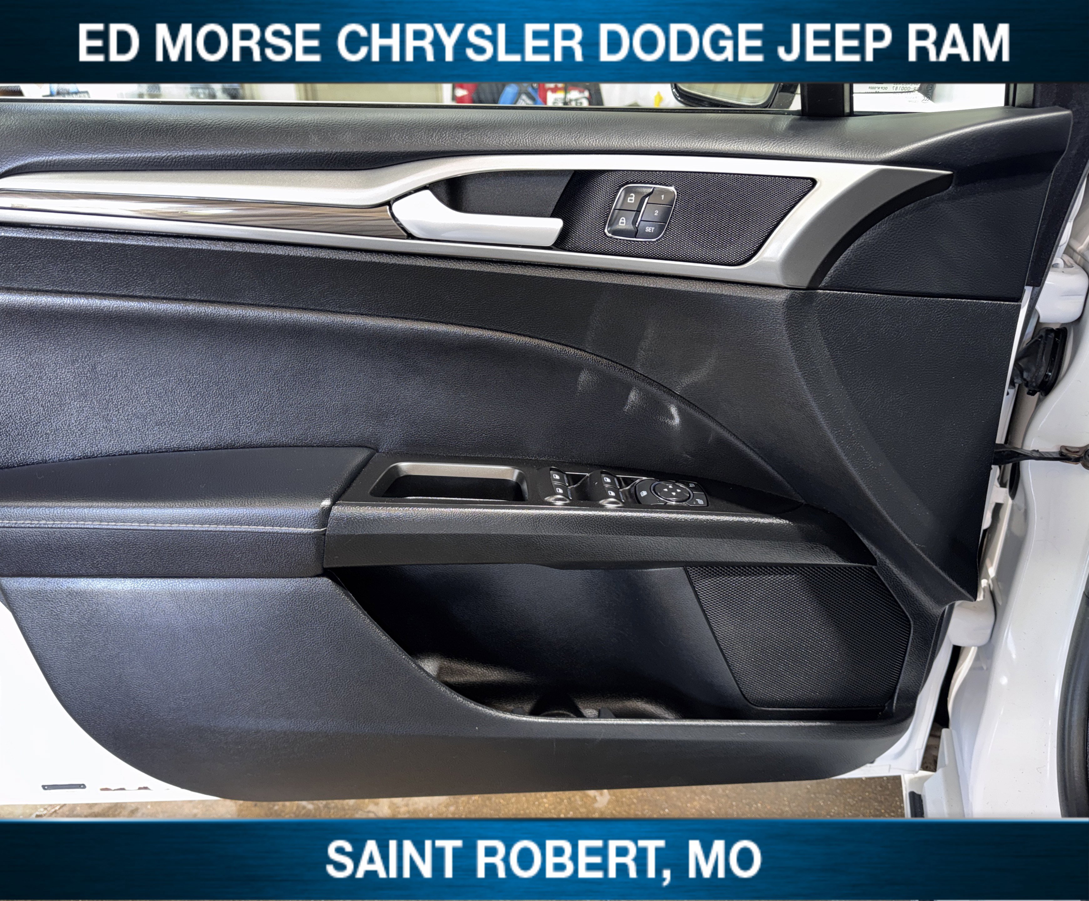 Used 2017 Ford Fusion SE w/ Fusion SE Technology Package FWD image 31