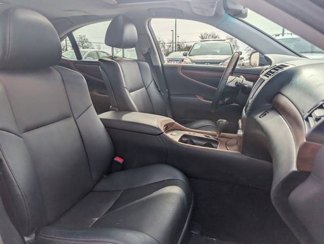 Used 2011 Lexus LS 460 AWD w/ Comfort Pkg image 22