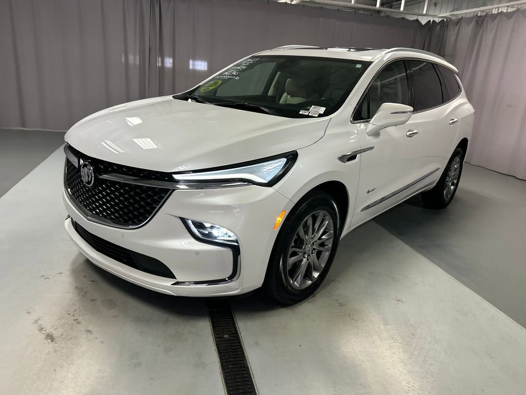 Used 2023 Buick Enclave Avenir w/ Avenir Technology Package AWD/4WD image 3