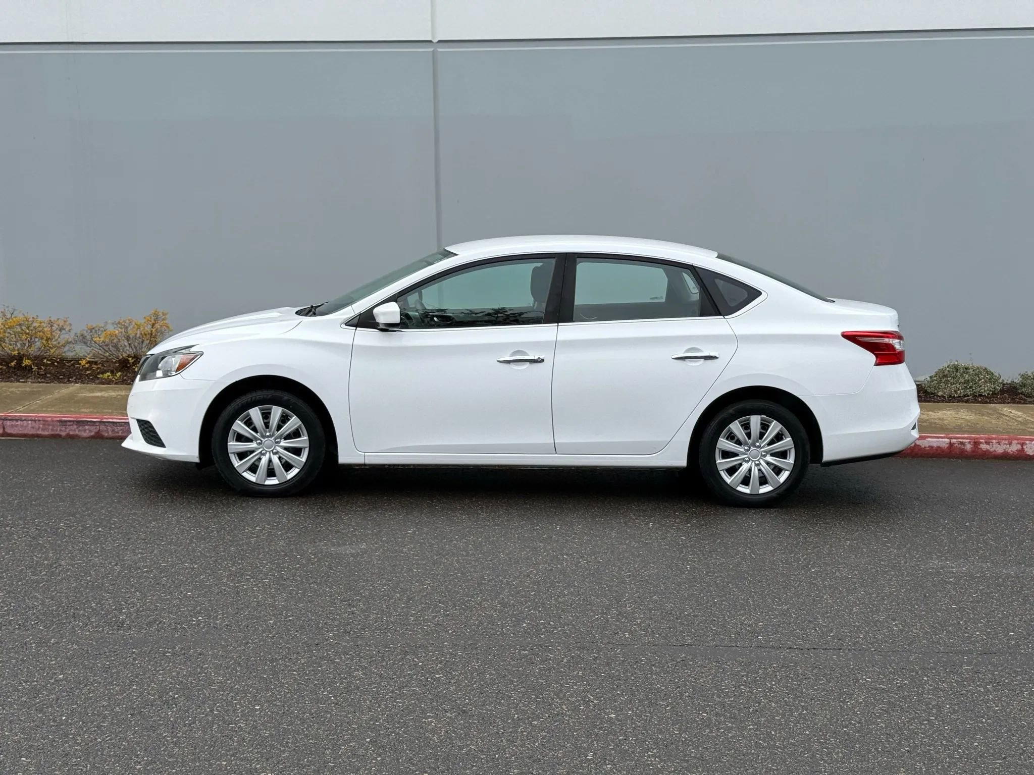 Used 2018 Nissan Sentra S image 2