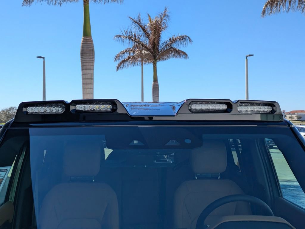 New 2026 Land Rover Defender 110 X-Dynamic SE image 13