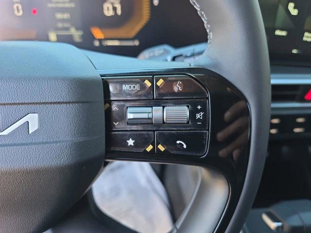 New 2026 Kia Sorento LX FWD image 11