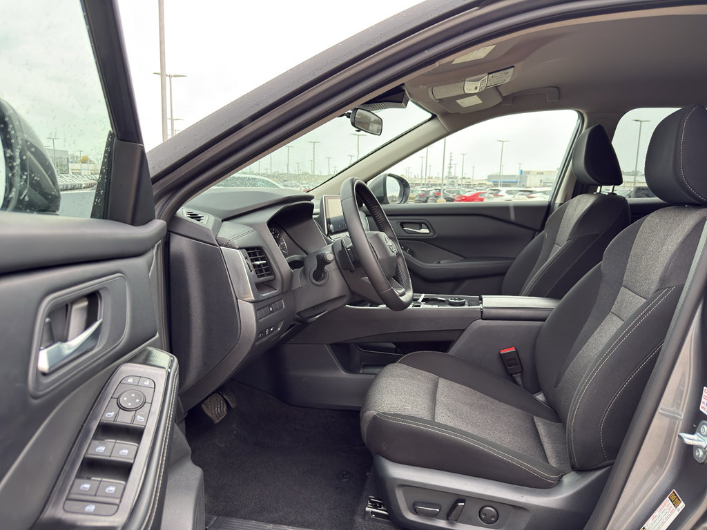 Certified 2025 Nissan Rogue SV AWD/4WD image 11