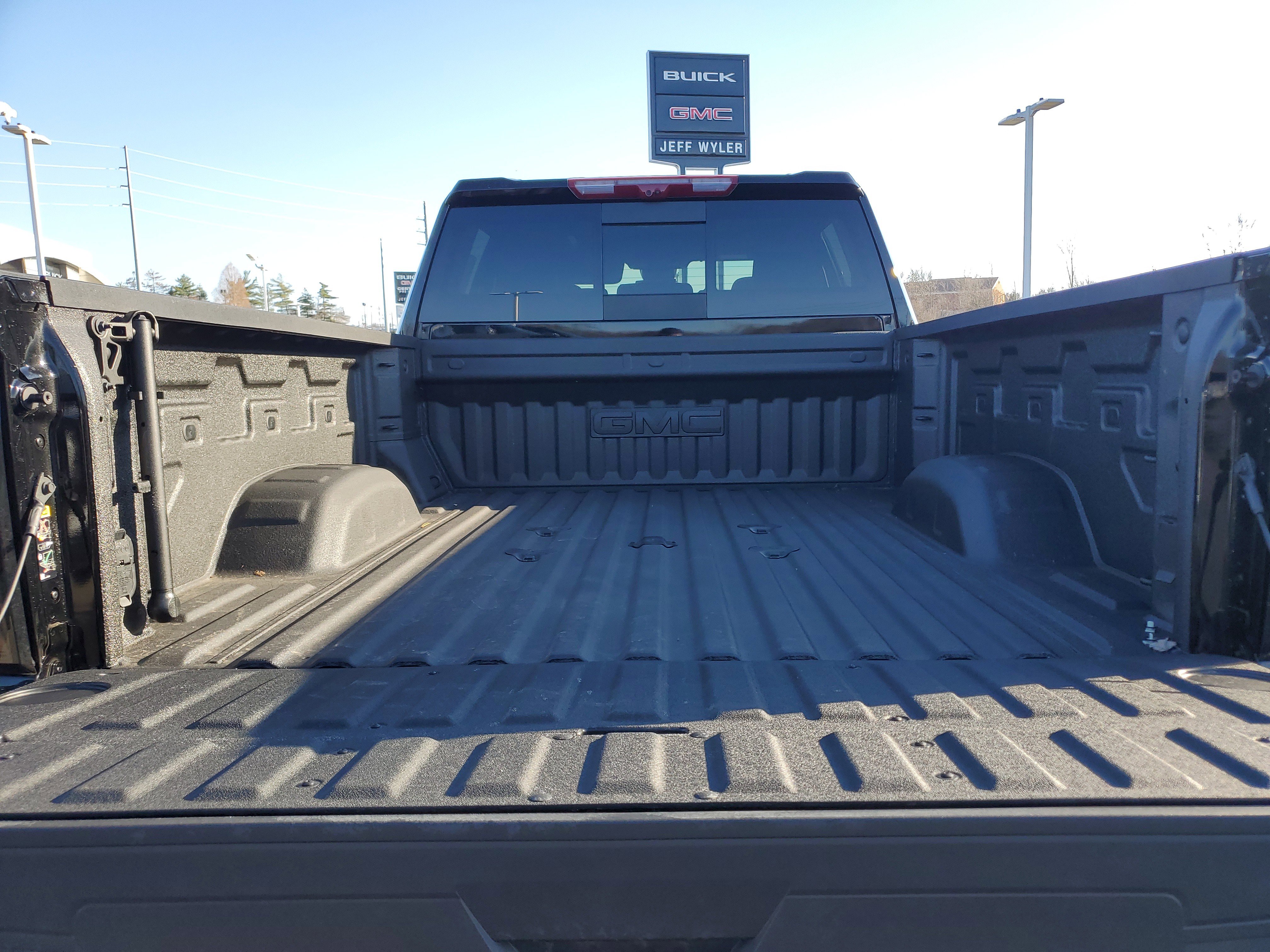 New 2025 GMC Sierra 2500 AT4 w/ AT4 Premium Plus Package image 9