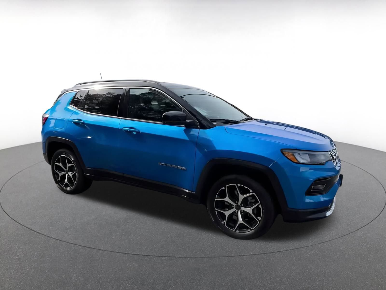 Used 2025 Jeep Compass Limited image 2