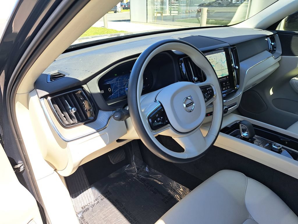 Used 2024 Volvo XC60 B5 Plus w/ Climate Package AWD/4WD image 8