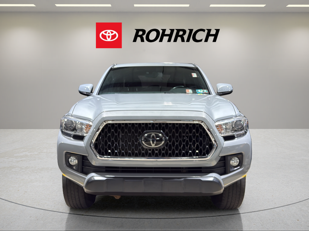 Used 2018 Toyota Tacoma TRD Off-Road AWD/4WD image 2