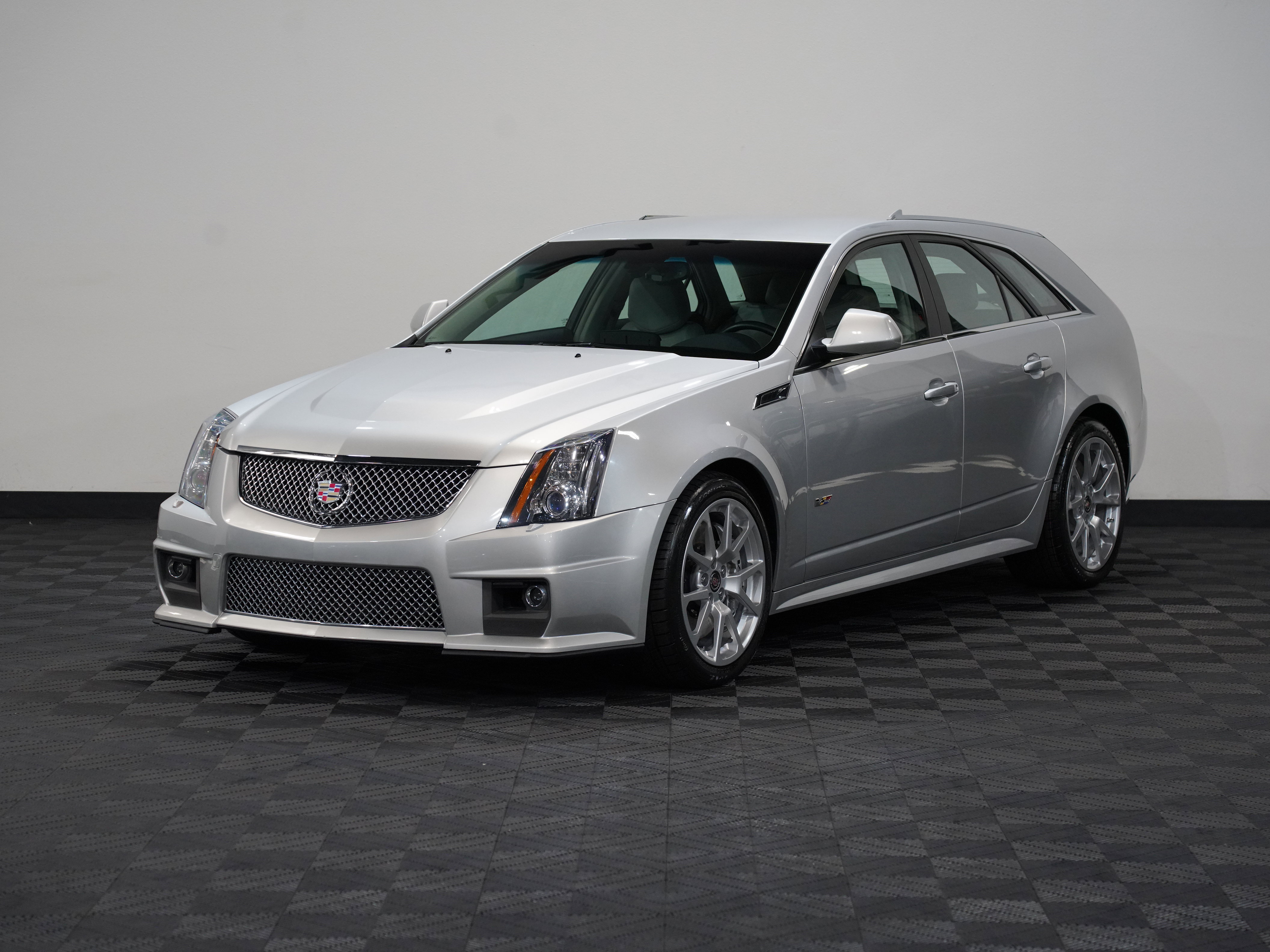 Used 2013 Cadillac CTS V image 3