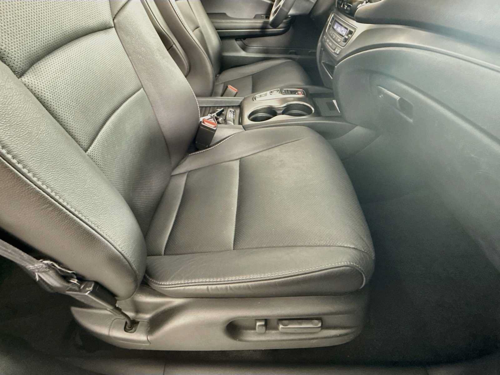 Used 2023 Honda Passport EX-L image 35