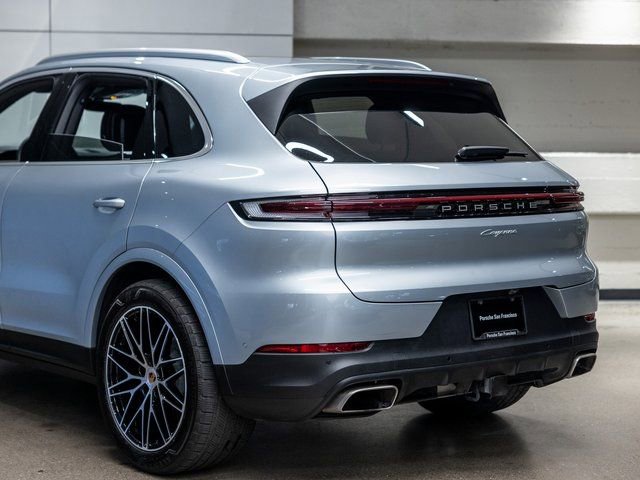 Certified 2025 Porsche Cayenne image 24