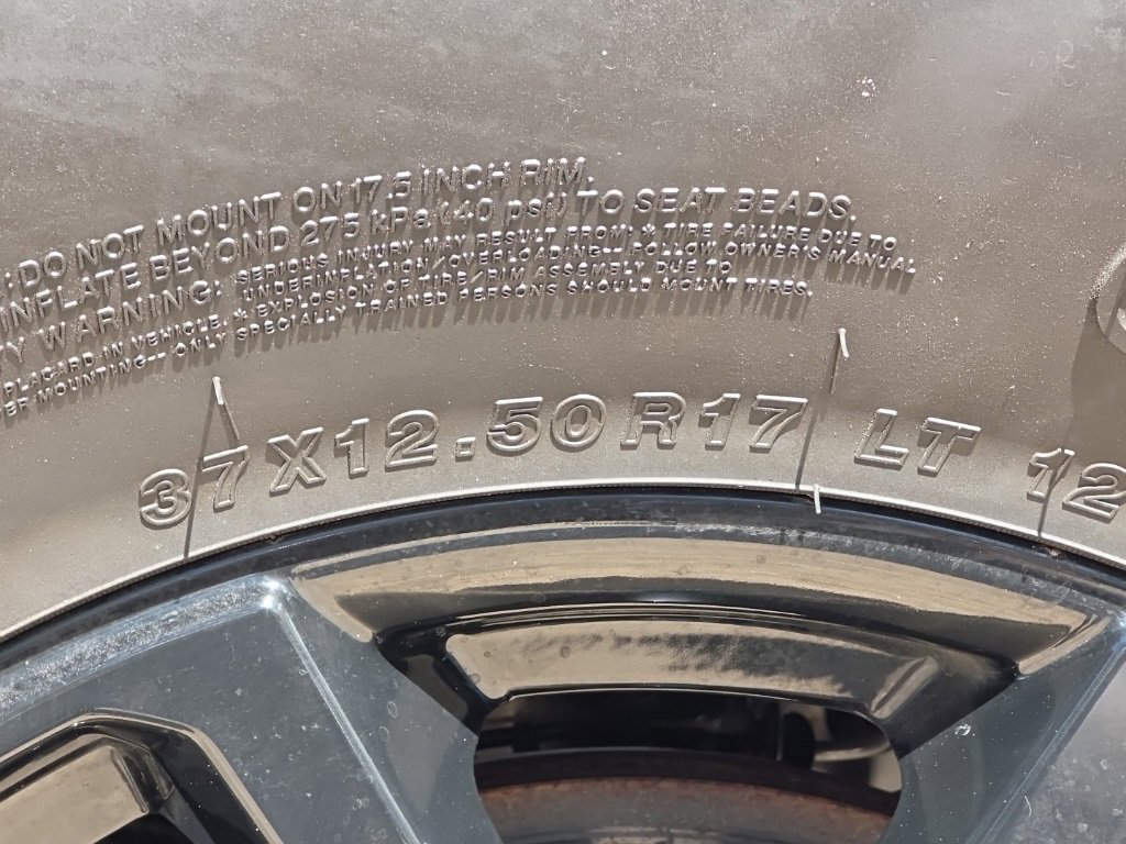 Used 2021 Jeep Gladiator Sport image 3