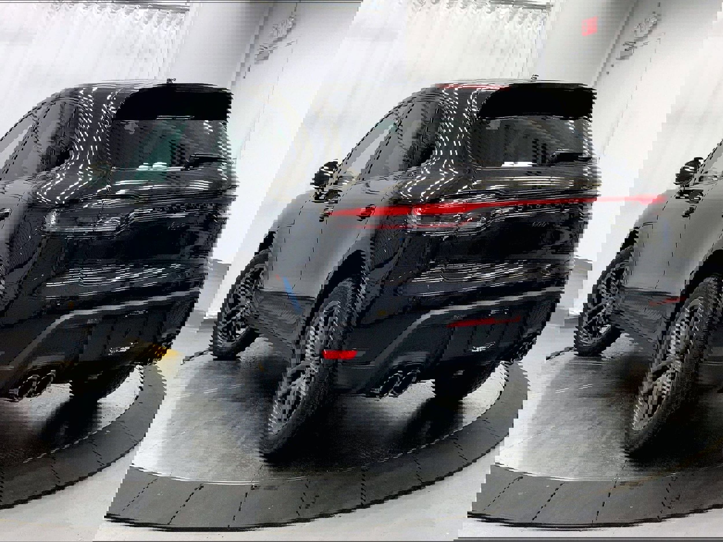 New 2026 Porsche Macan AWD/4WD image 3