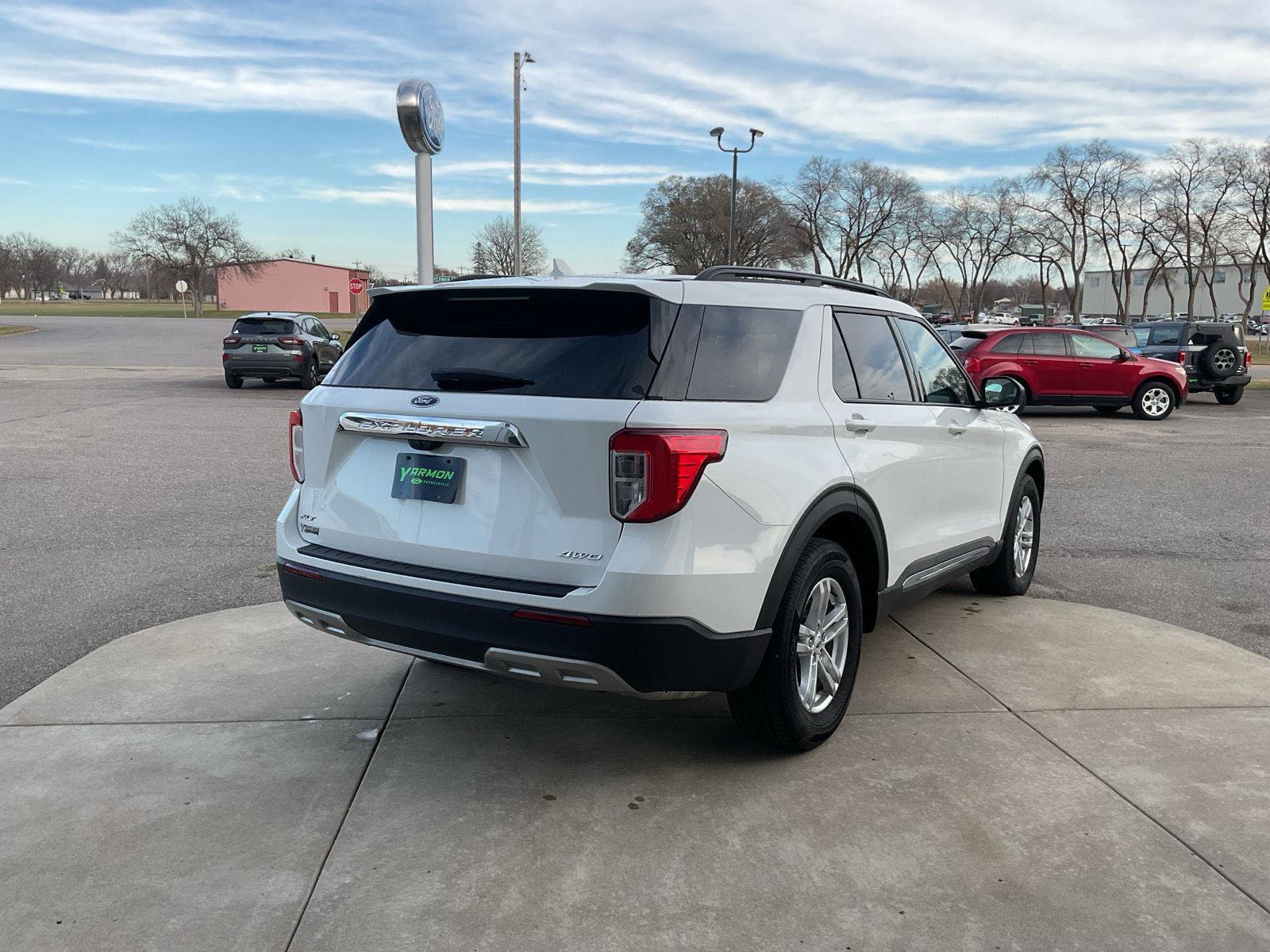 Used 2023 Ford Explorer XLT w/ Equipment Group 202A image 5