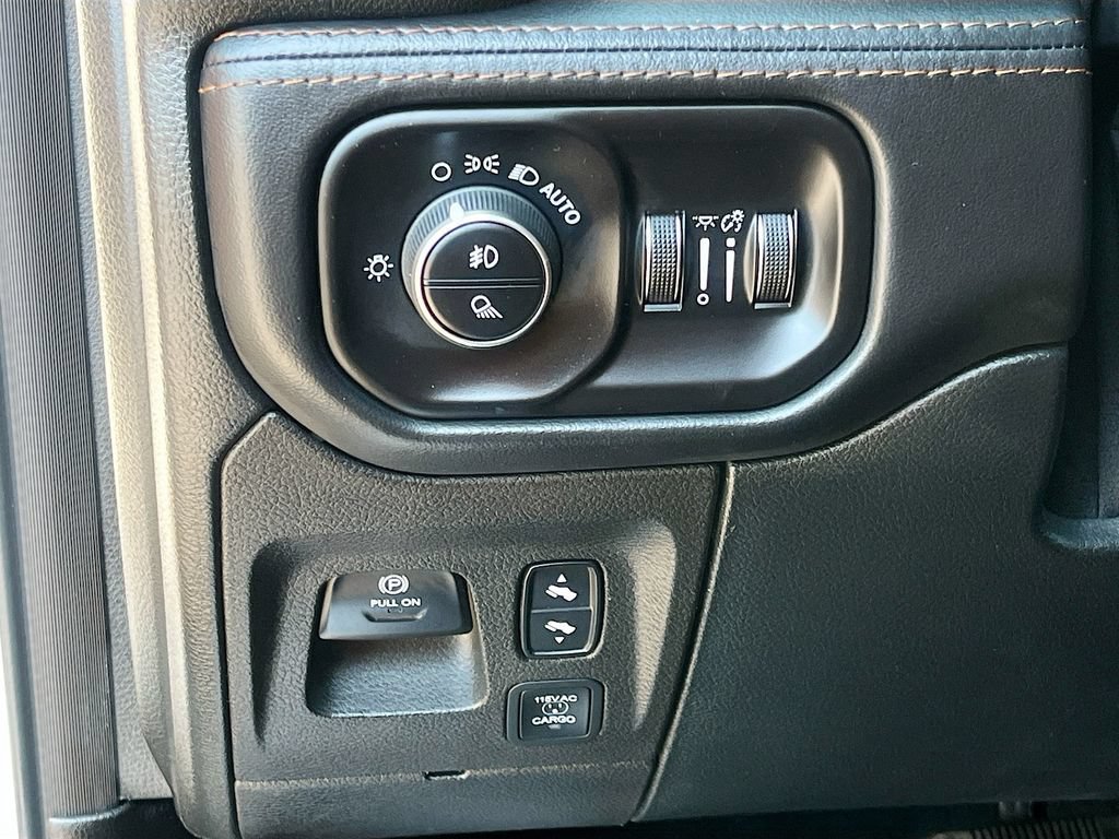 Used 2022 RAM 1500 Limited AWD/4WD image 10