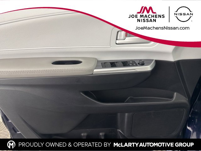 Used 2025 Toyota Sienna LE image 18