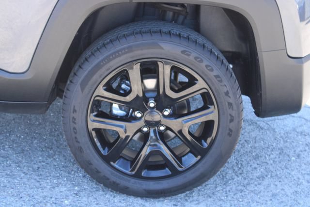 Used 2023 Jeep Renegade Altitude w/ Sun/Sound Group AWD/4WD image 8