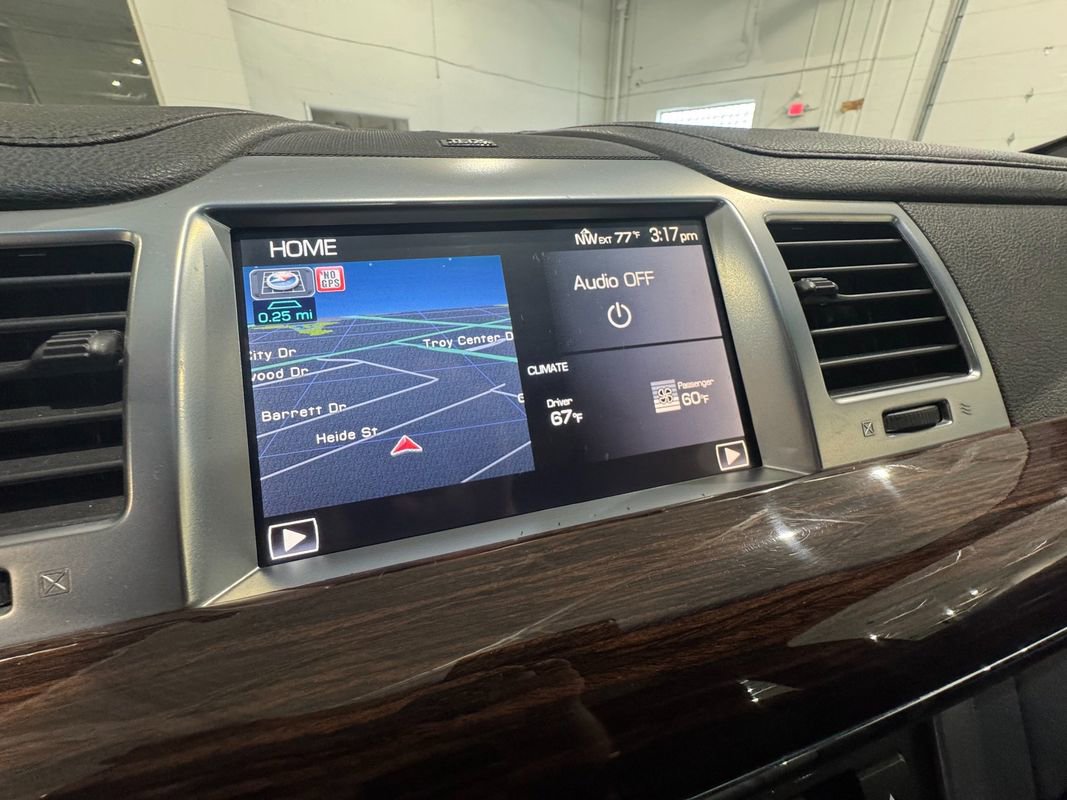 Used 2012 Lincoln MKS AWD image 18