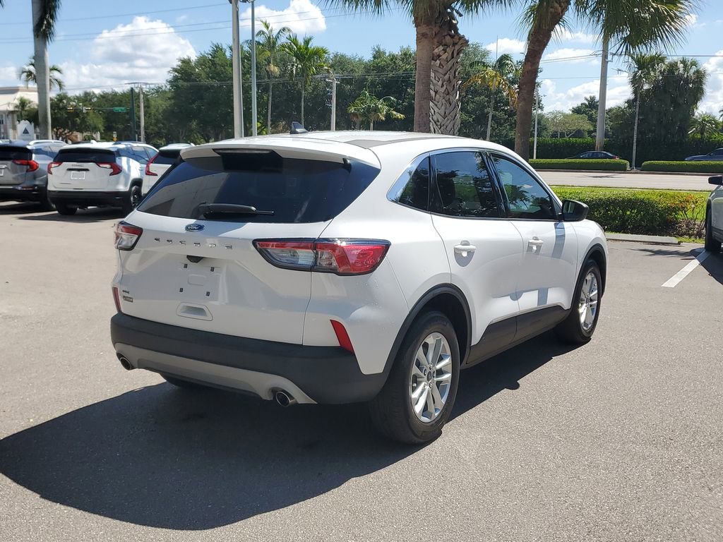 Used 2022 Ford Escape SE w/ Convenience Package FWD image 5