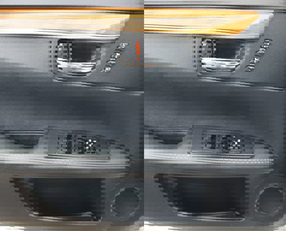 Used 2013 Lexus ES 300h image 19