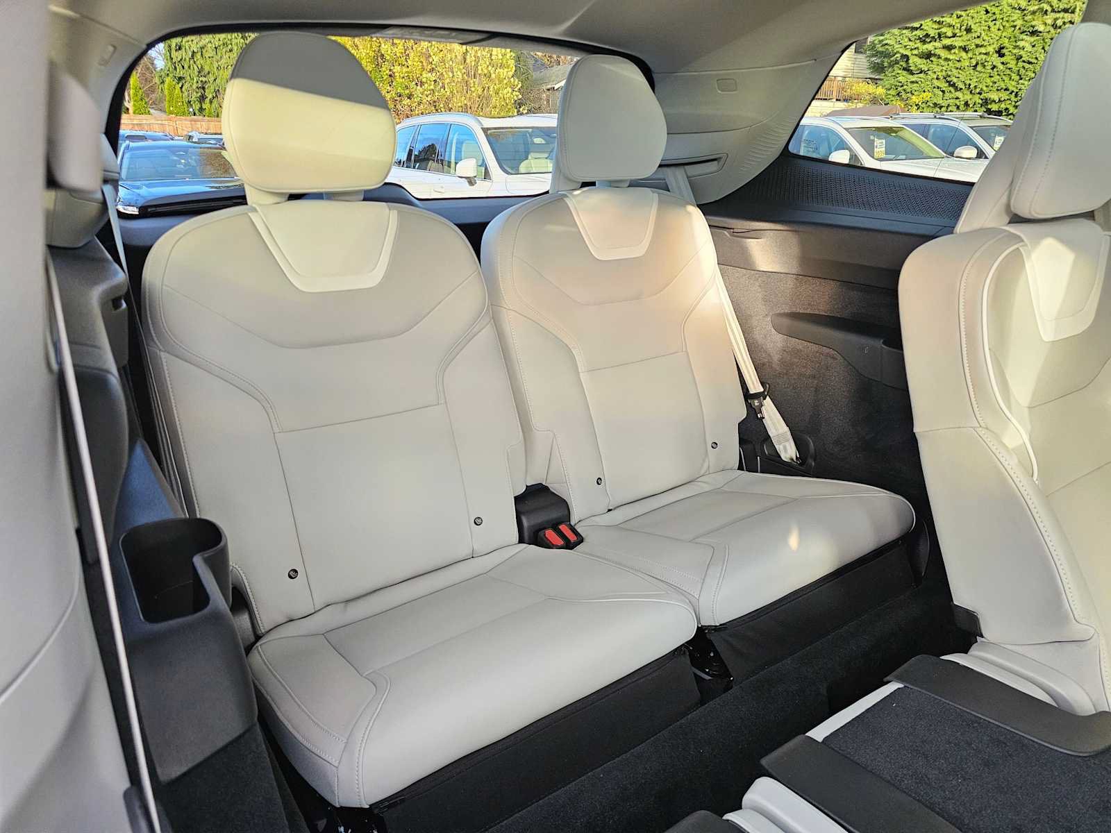New 2025 Volvo EX90 Plus AWD/4WD image 13