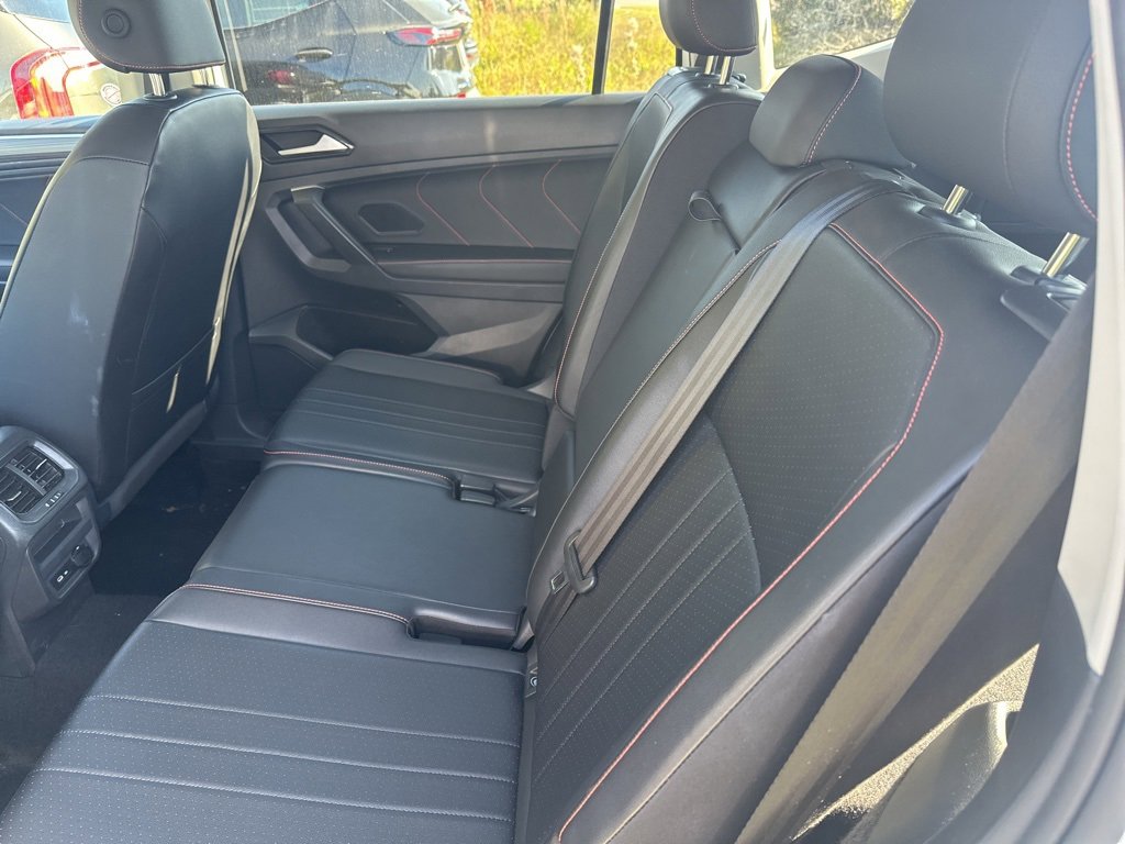 Used 2024 Volkswagen Tiguan SE image 5