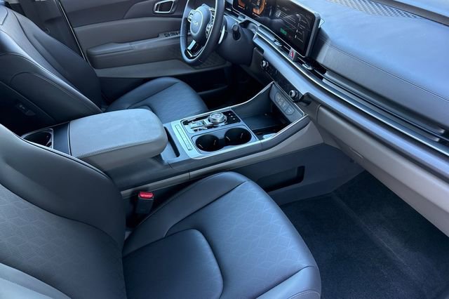 New 2026 Kia Carnival EX FWD image 19