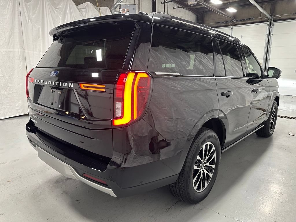 Used 2025 Ford Expedition Platinum AWD/4WD image 7