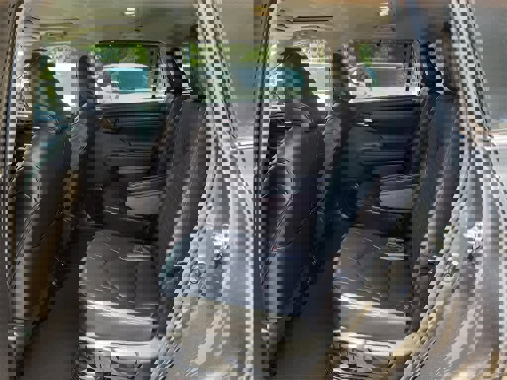 Used 2020 Toyota Highlander XLE image 10