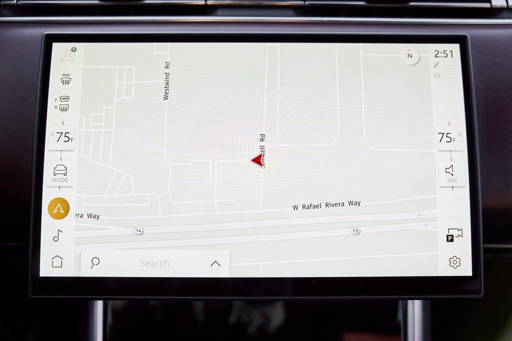 Used 2025 Land Rover Range Rover SE image 67