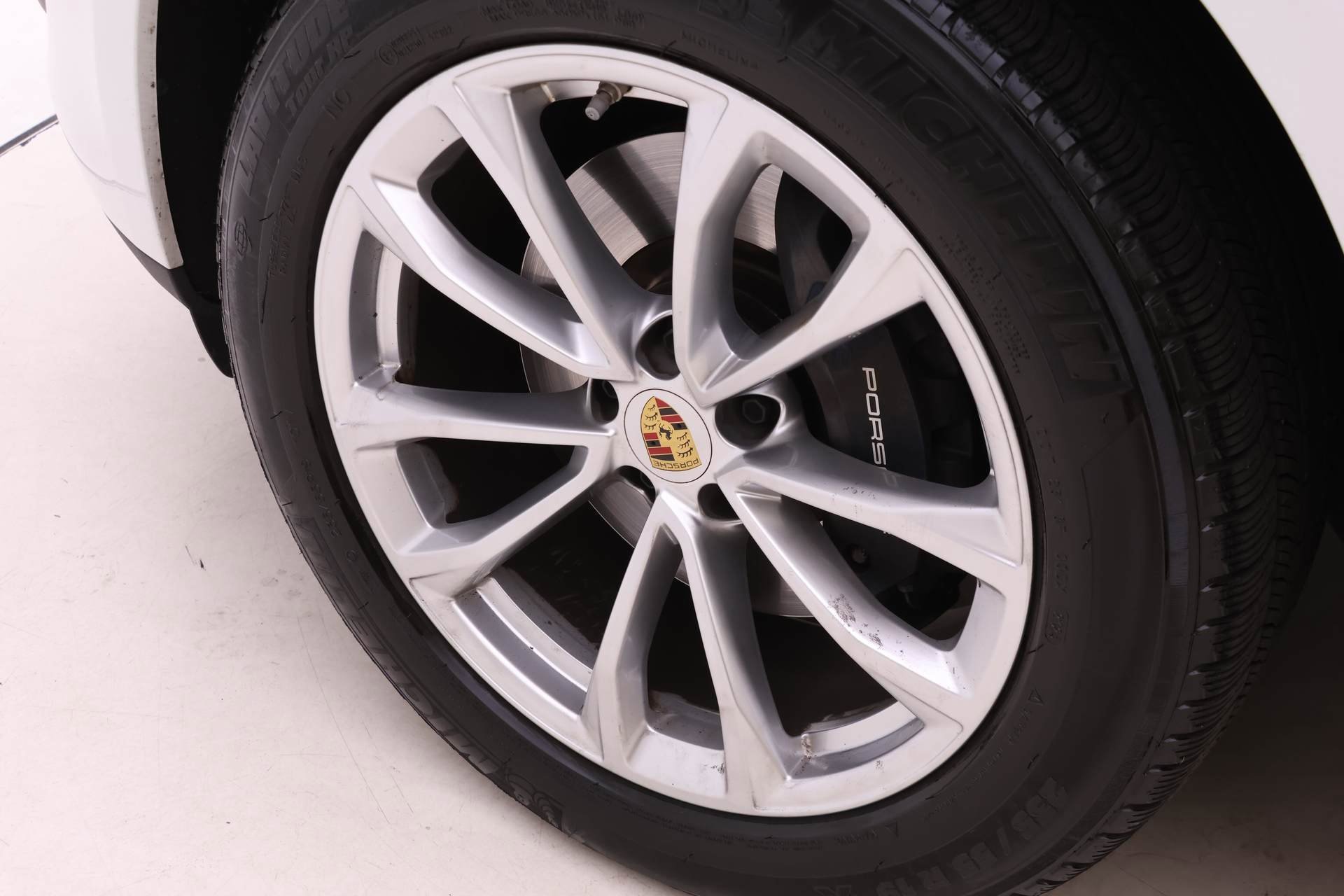 Certified 2024 Porsche Macan image 21