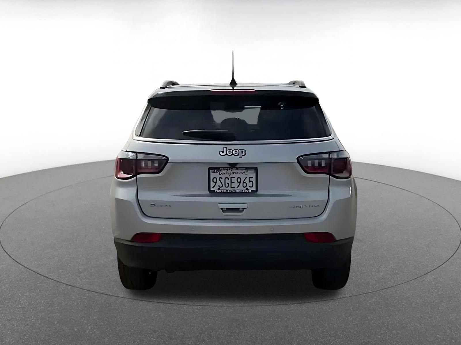 Used 2025 Jeep Compass Limited AWD/4WD image 12
