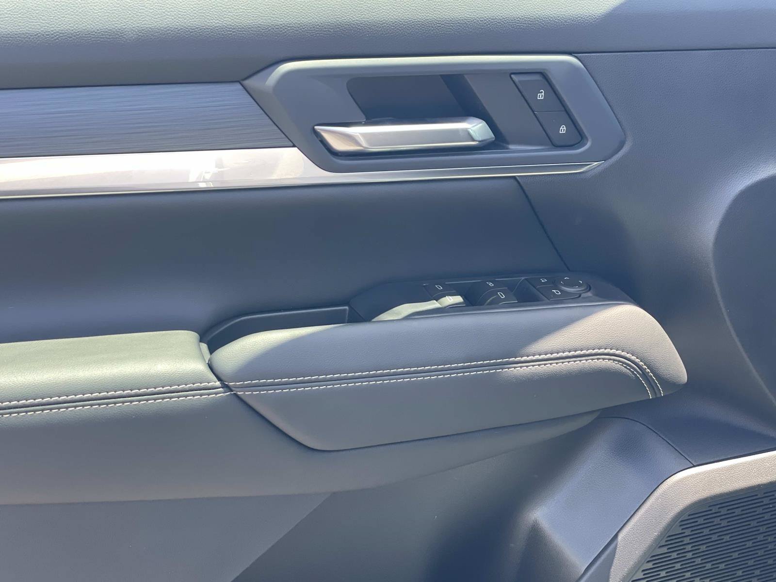 New 2026 GMC Terrain Elevation w/ Black Edition FWD image 18