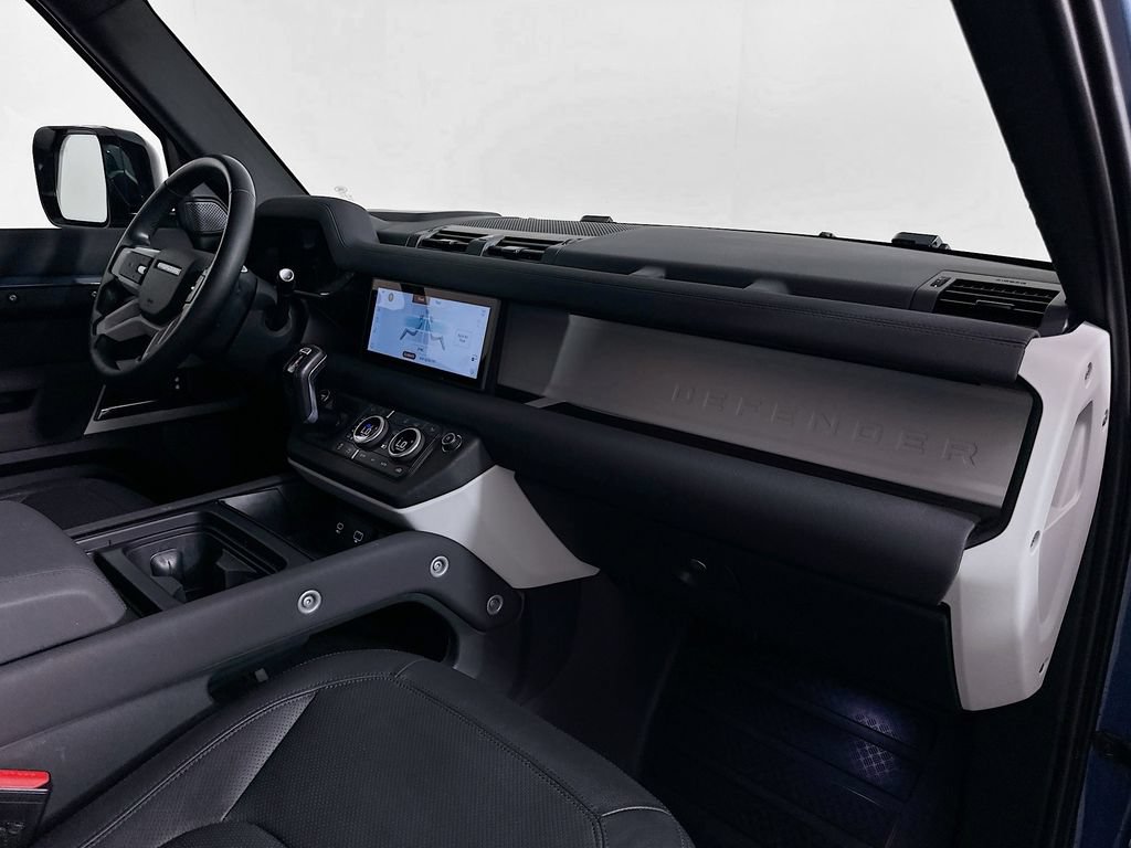 Used 2023 Land Rover Defender 90 SE AWD/4WD image 30