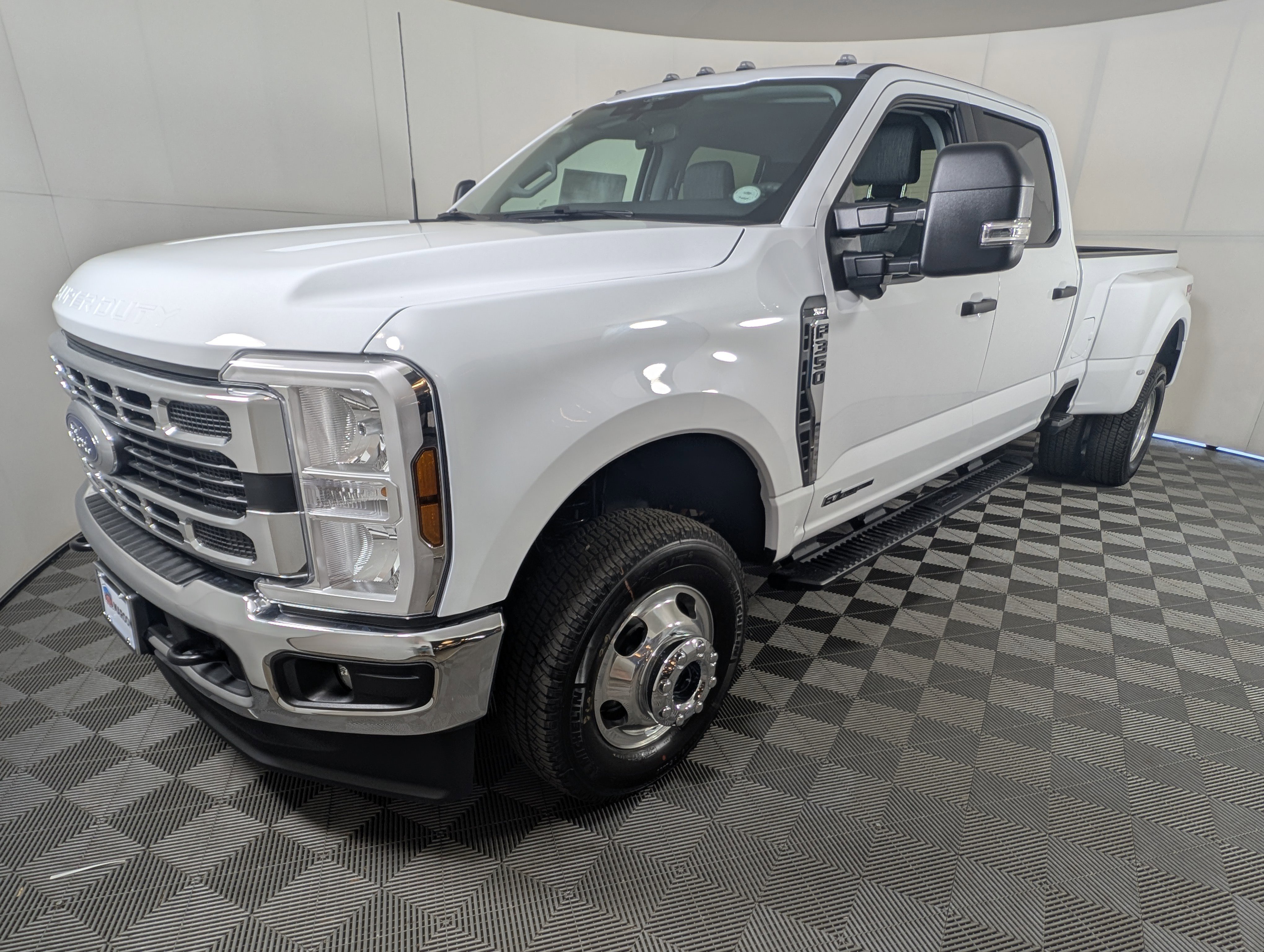 New 2026 Ford F350 XLT video 3