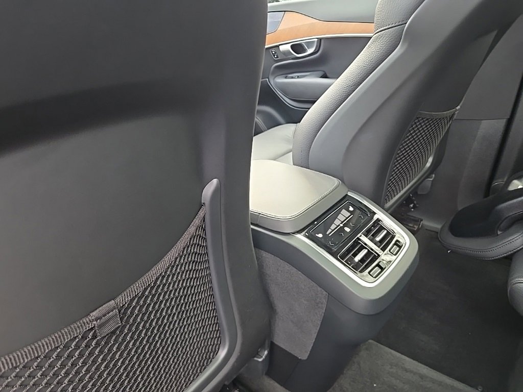 Certified 2023 Volvo XC90 B6 Plus w/ Protection Package Premier image 18