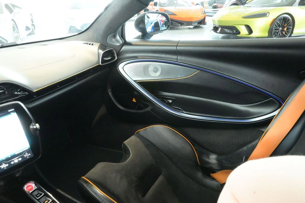 Used 2023 McLaren Artura RWD image 30