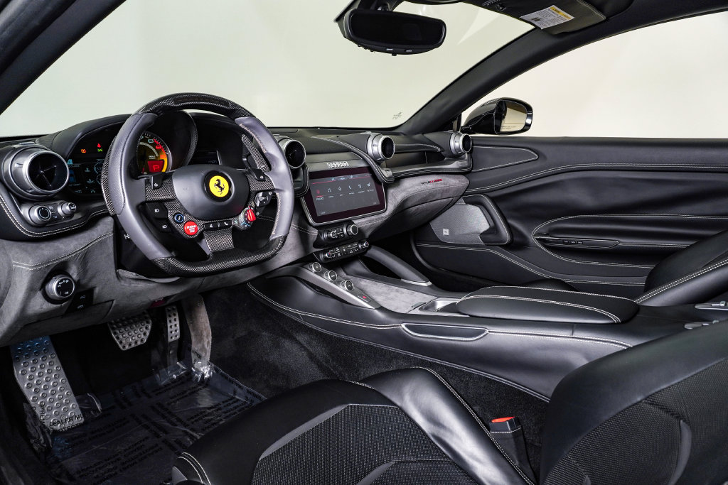 Used 2018 Ferrari GTC4Lusso AWD/4WD image 23