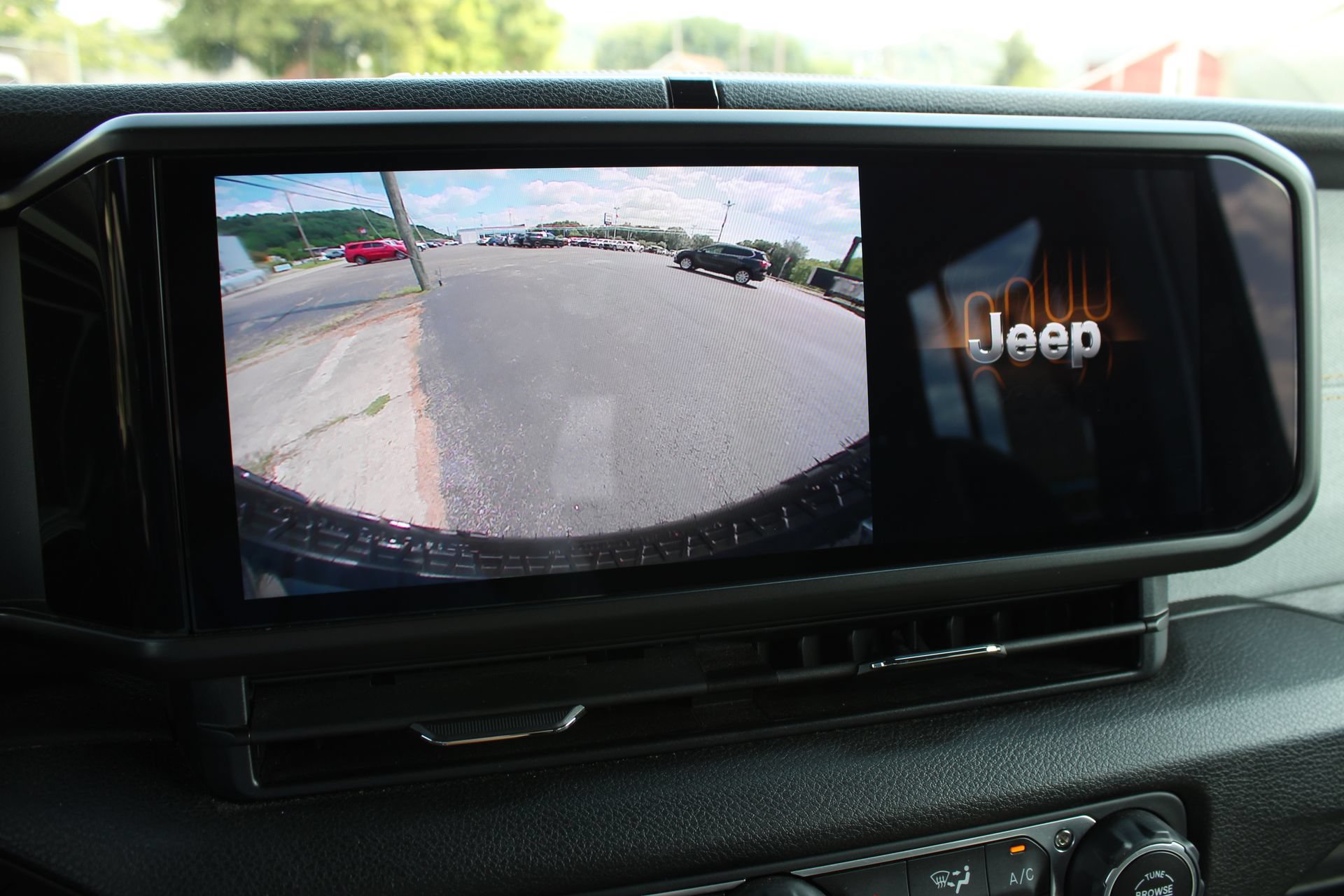 Used 2025 Jeep Wrangler Unlimited Sport AWD/4WD image 35