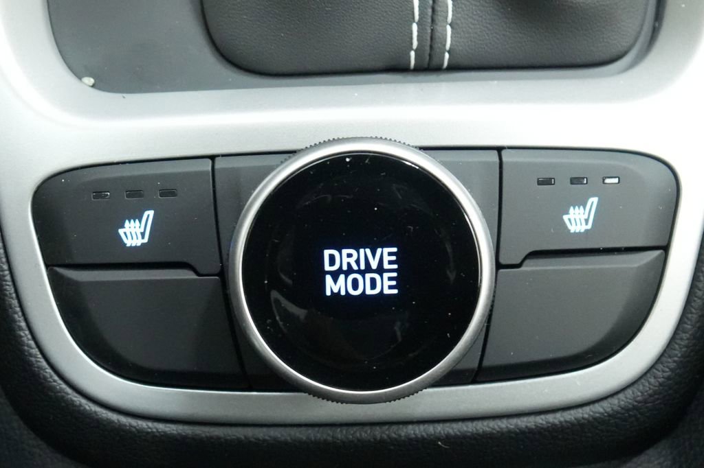 New 2026 Hyundai Venue SEL FWD image 30