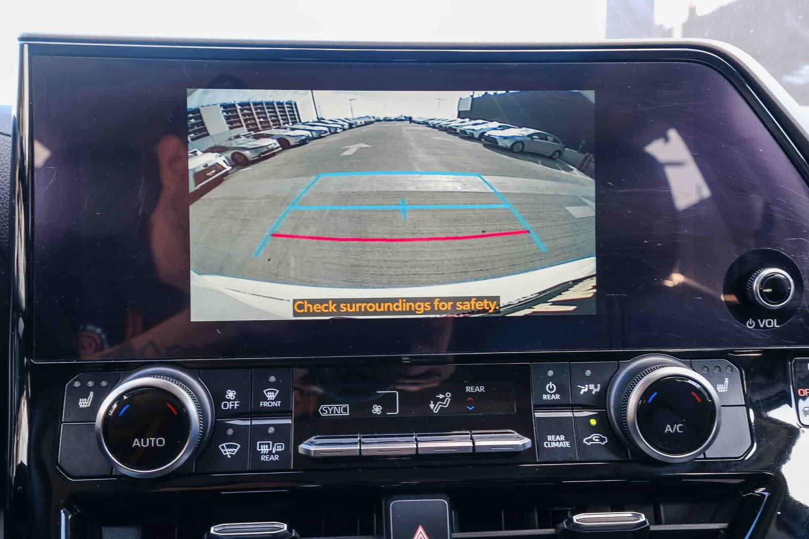 Used 2023 Toyota Highlander XLE FWD image 27