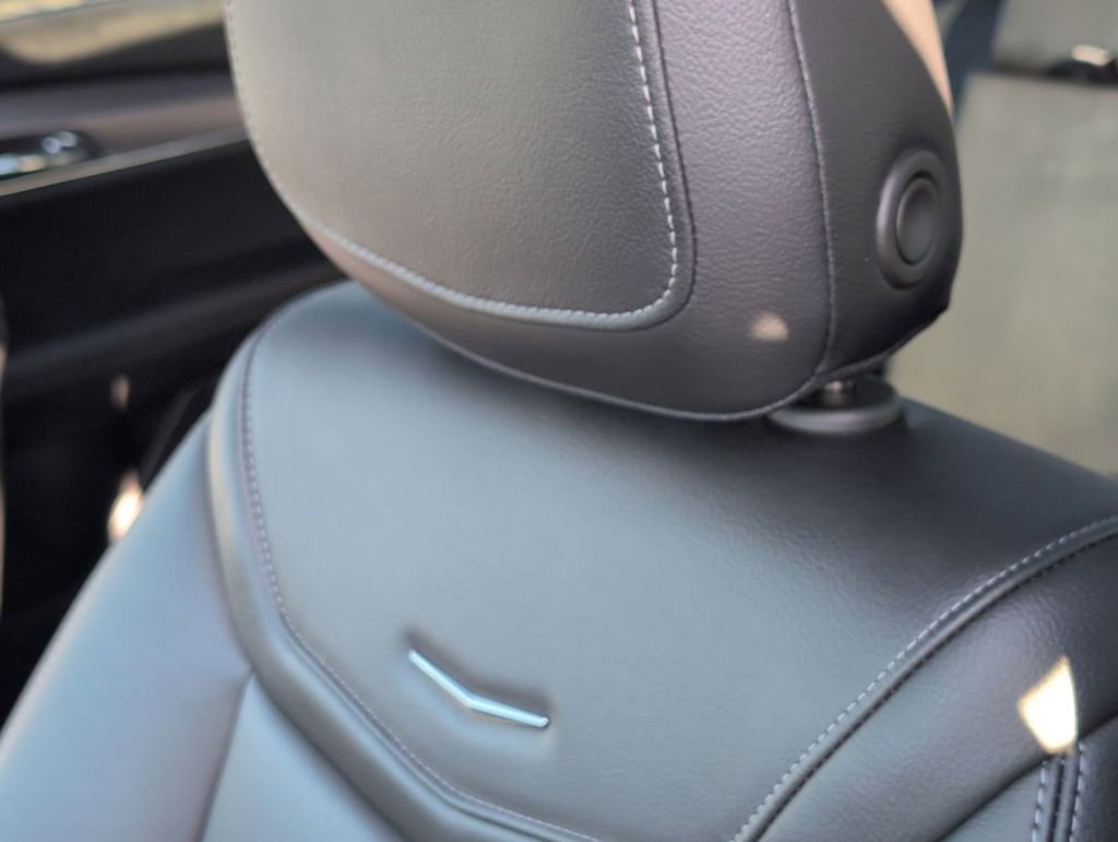 Used 2025 Cadillac XT6 Luxury image 23